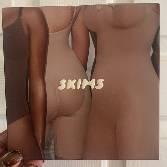 SKIMS Other - NEW SKIMS Bodysuit Mica Size L/XL